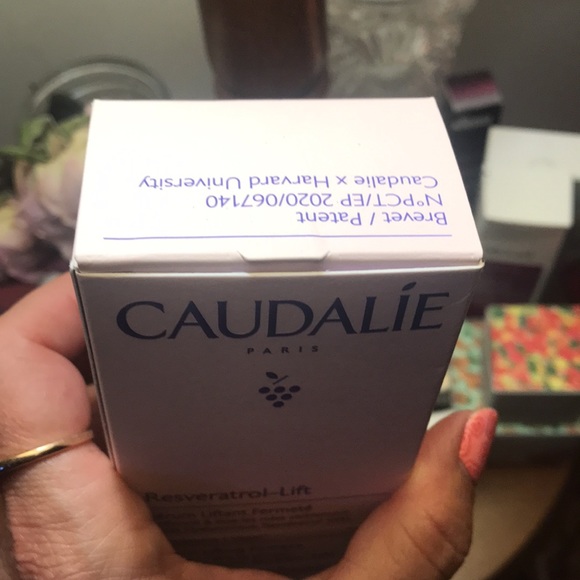 CAUDALIE Resveratrol-Lift Instant Firming Serum, 1.01-oz. - Picture 3 of 6